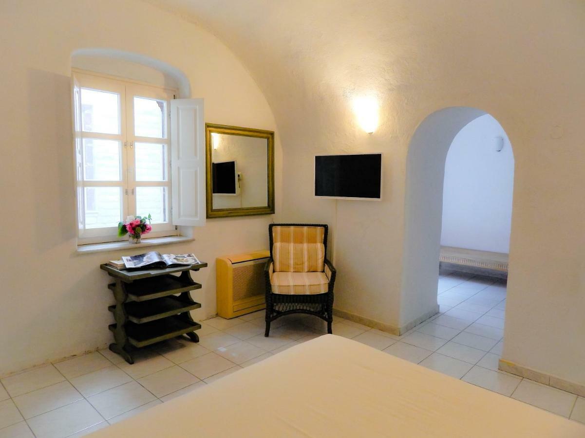 Le Petit Greek Hotel Fira  Bagian luar foto